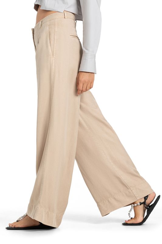 Adeline Penut Creme